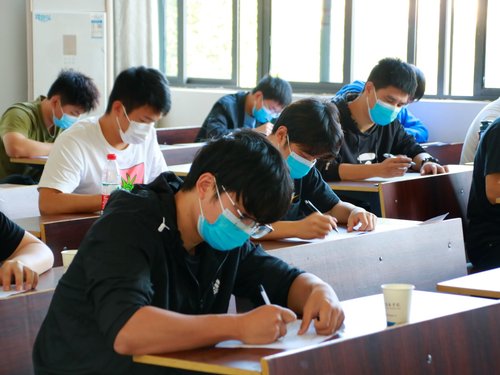 2-1 铁道工程与信息开云成为曼联亚洲区官方